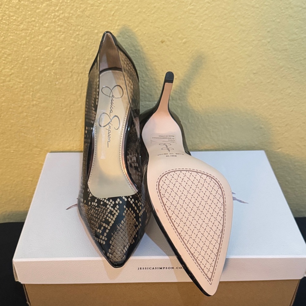 Jessica Simpson Black and Gold Patterned Heels